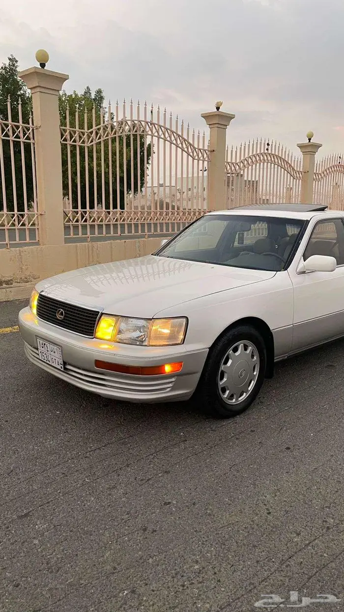 لكزس LS 400 موديل 1990 24