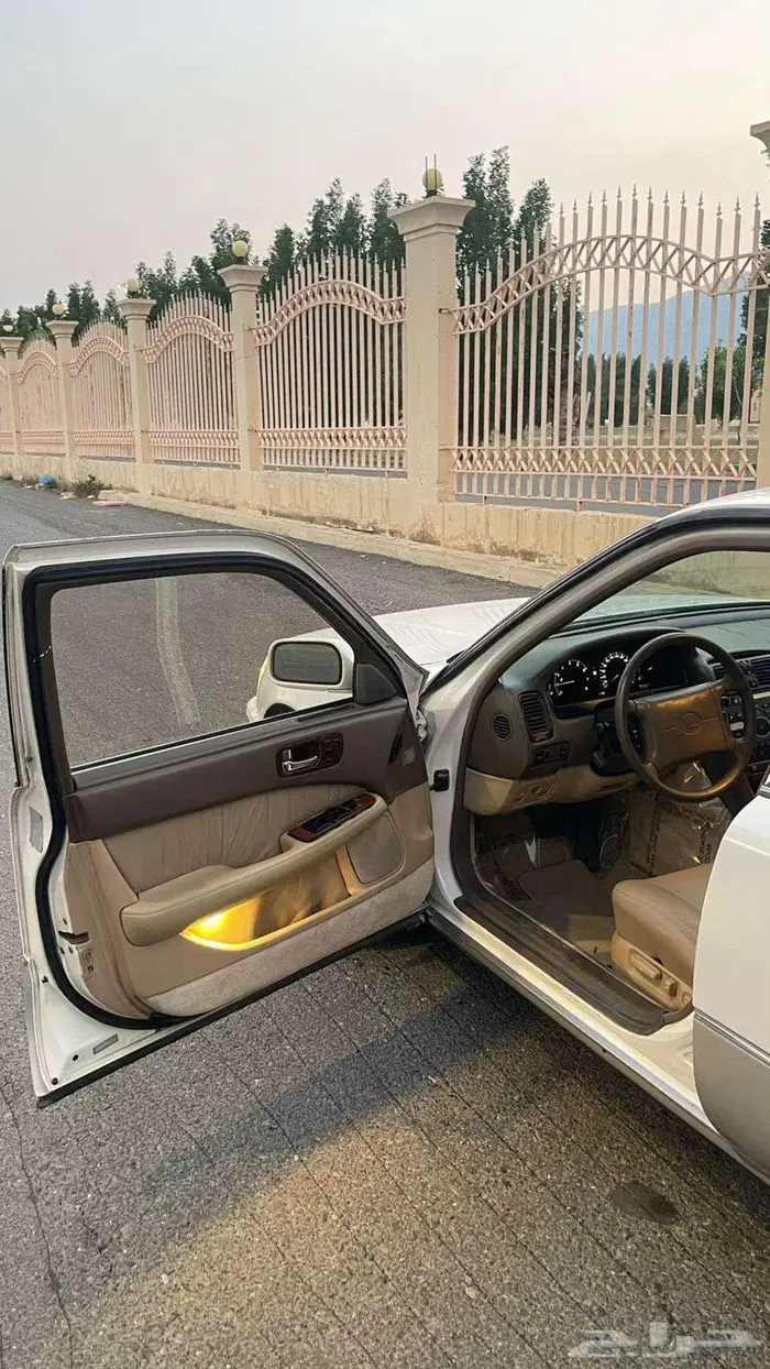 لكزس LS 400 موديل 1990 42