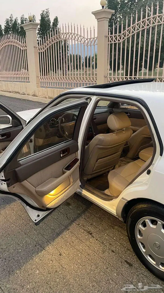 لكزس LS 400 موديل 1990 43