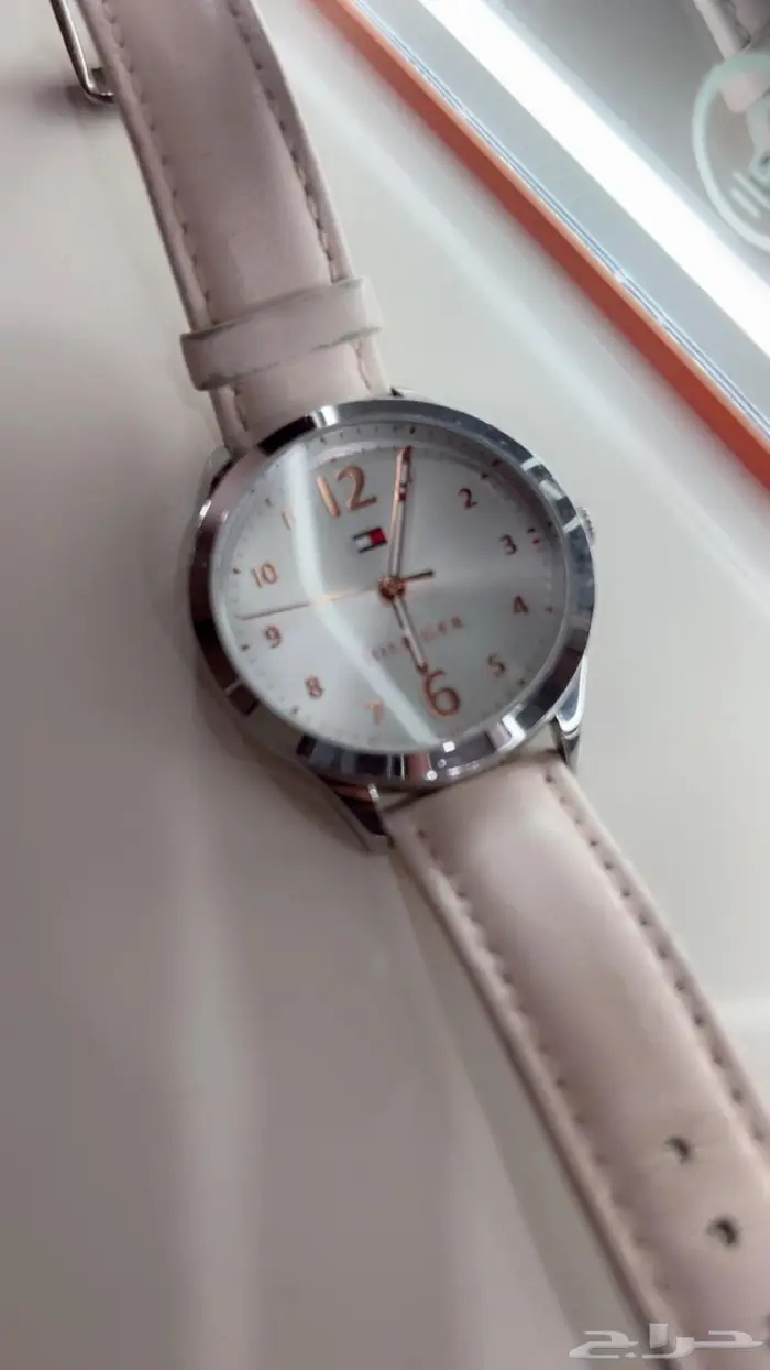 ساعات نسائية ورجالية 4