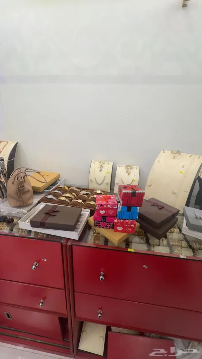 دولاب اكسسوارات مع الاكسسوارات 1