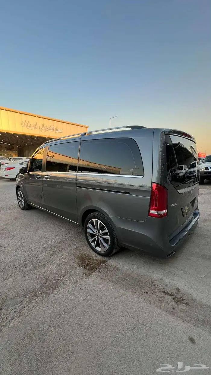 مرسيدس فان V250 موديل 2022- معرض خلف للسيارات 5