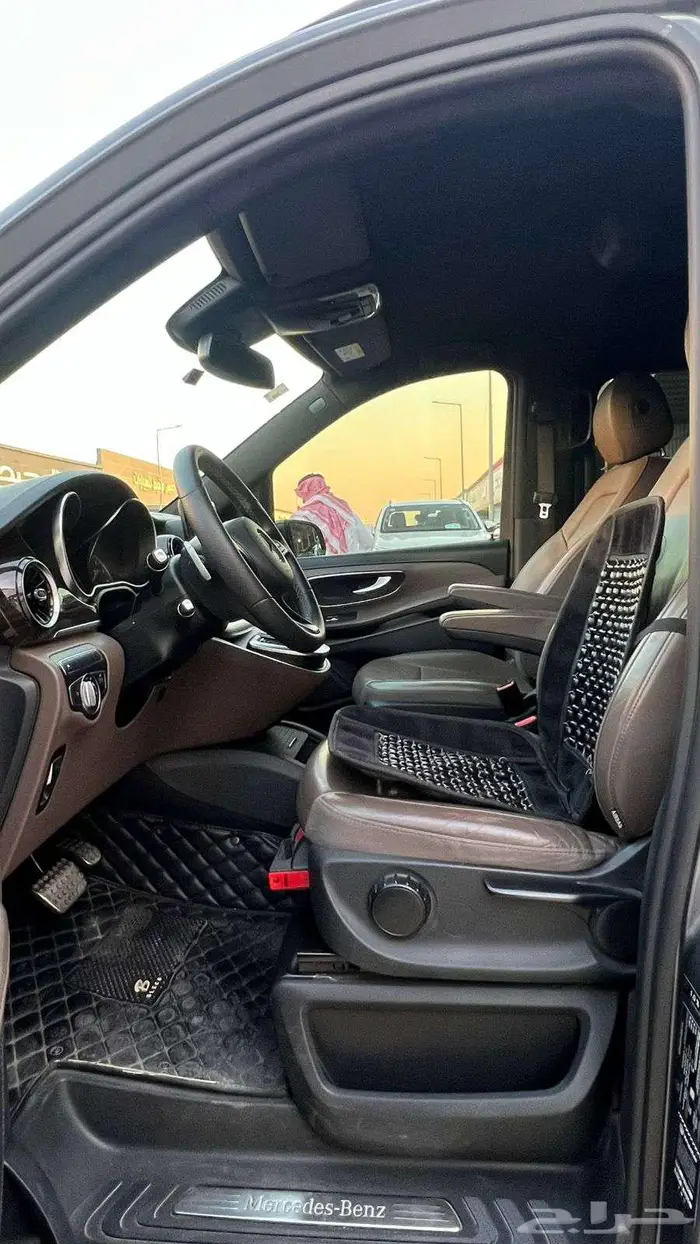مرسيدس فان V250 موديل 2022- معرض خلف للسيارات 12