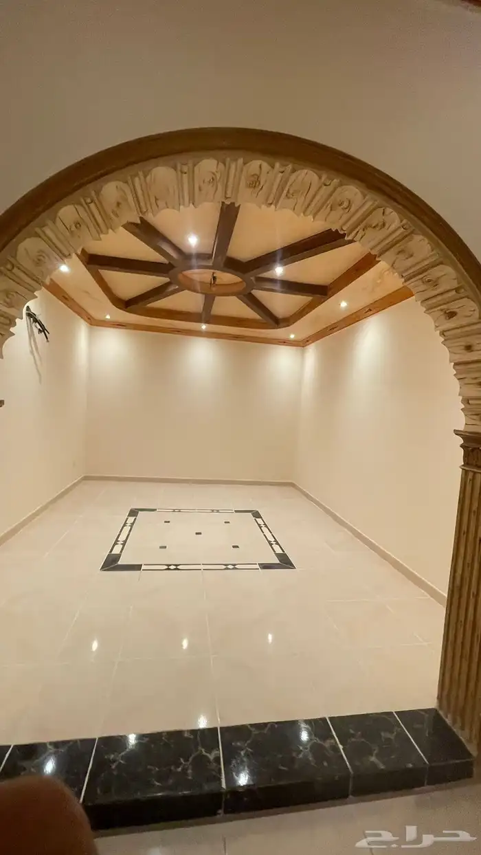 شقة كبيرة وواسعة للايجار السنوي بحي الحمدانية 2