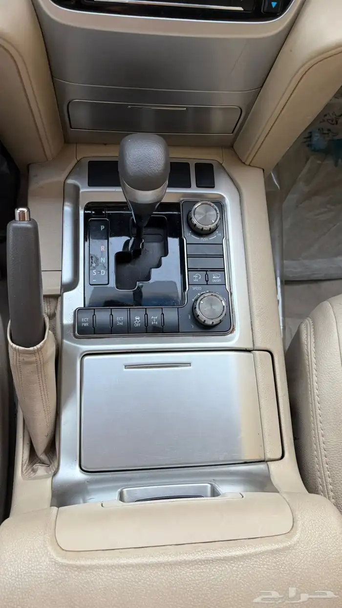 لاندكروزر 2018 نضيف 4