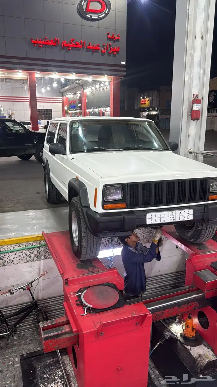 جيب شروكي باب واحد قير عادي موديل 2000 6