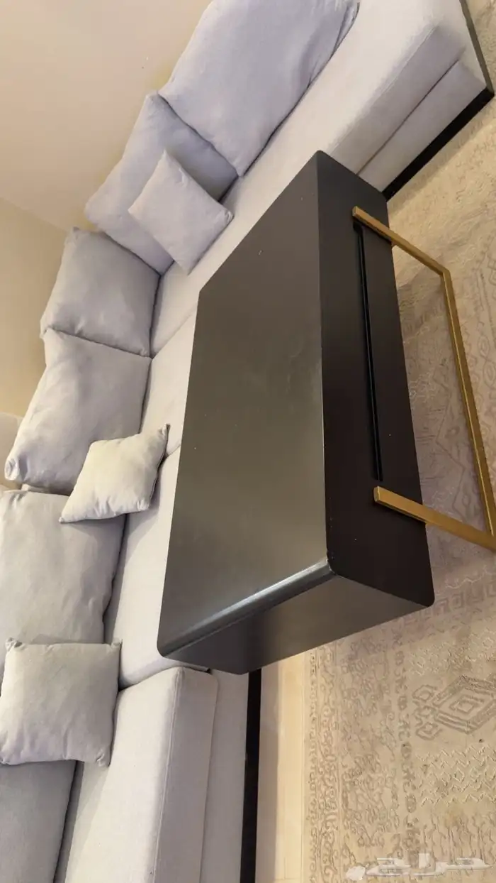 كنب مودرن حرف L وطاولة 3