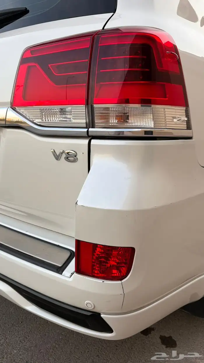 لاندكروزر 2018 نضيف 12