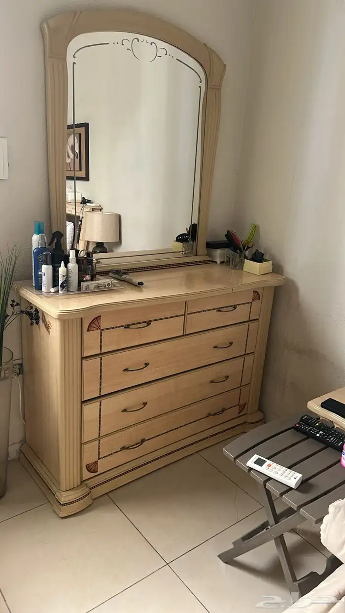 غرفة نوم كاملة مع 2 دولاب 4