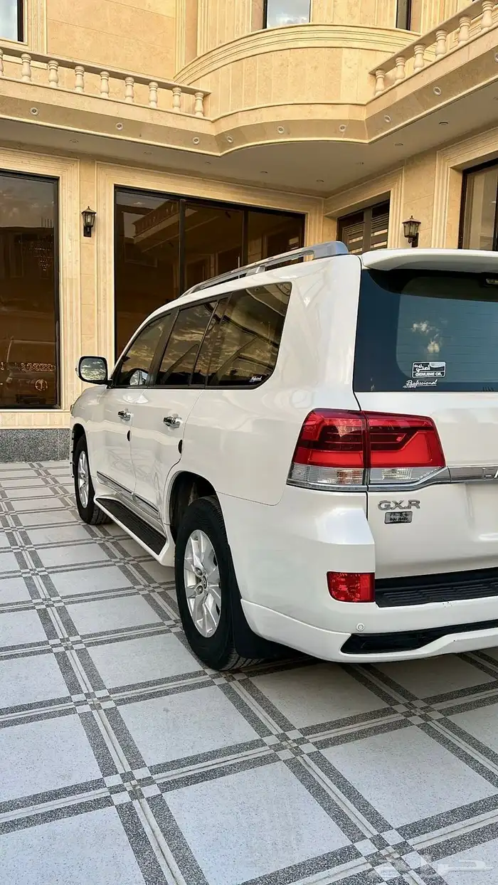 للبيع جيب جي اكس ار 2017 وكاله 3