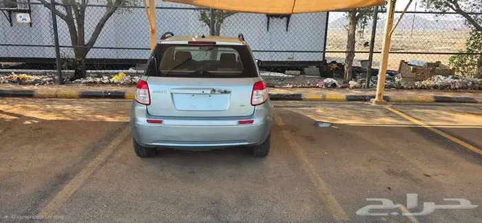 سوزوكي أكس فور 2010 1