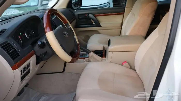 تويوتا لاندكروزر GXR موديل 2015 7