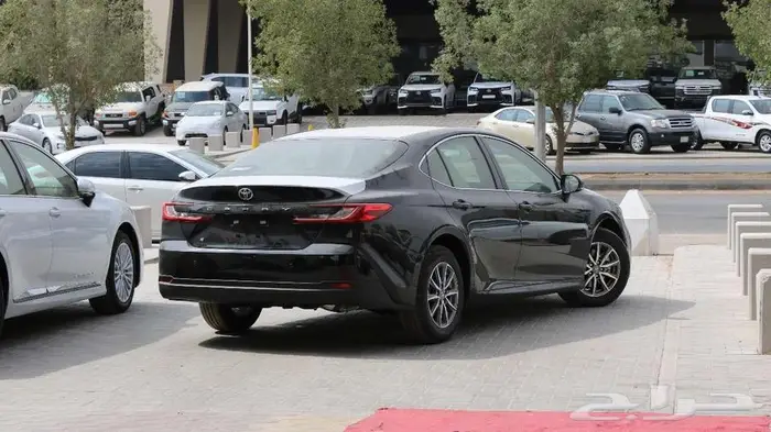 تويوتا كامري E بنزين كاش وبالتقسيط 4