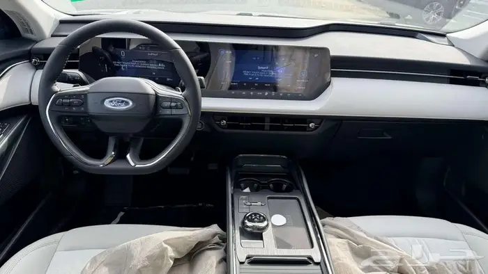 فورد تورس تيتانيوم فل كامل 2026 13