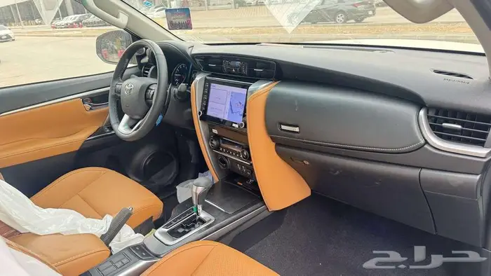 فورتشنر VX3بنزين 6 سلندر2025 13