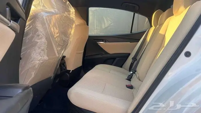 تويوتا كامري E ستاندر هايبرد 15