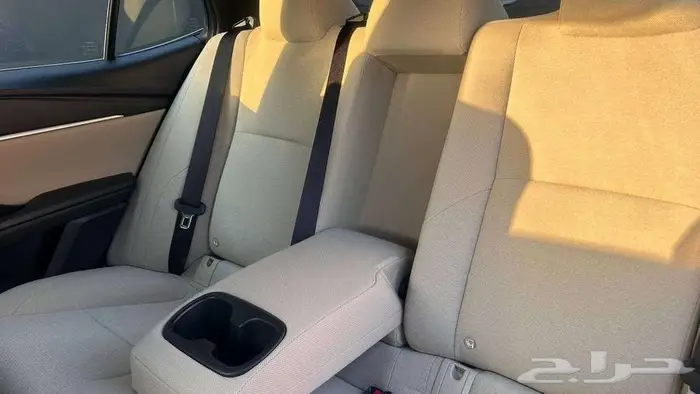 تويوتا كامري E ستاندر هايبرد 16