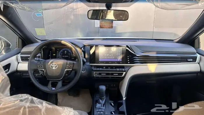 تويوتا كامري E ستاندر هايبرد 7