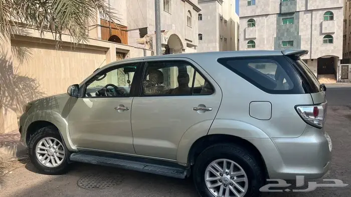 Toyota fortuner 2012 automatic 3