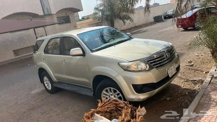 Toyota fortuner 2012 automatic 4