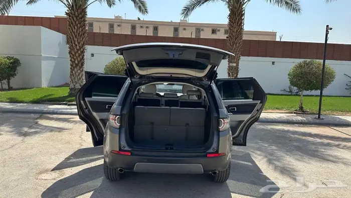 Landrover discovery sports 7 seater. 8