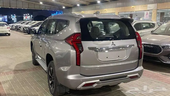 عرض نهاية العام ميتسوبيشي مونتيرو نص فل موديل 2025 بنزين 3
