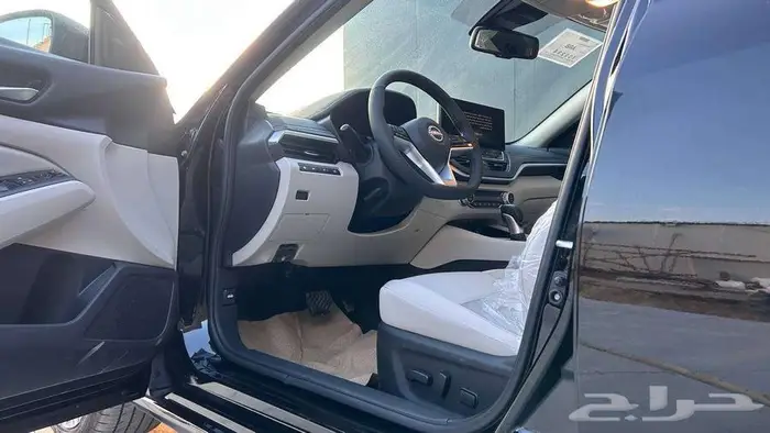 نيسان التيما SV 2026 لدى شركة عبدالمجيد الخضر 11