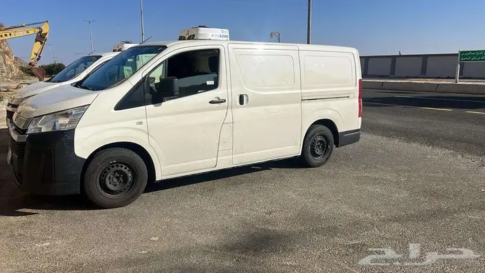 باص تويوتا هايس ديزل ثلاجه 2023 3