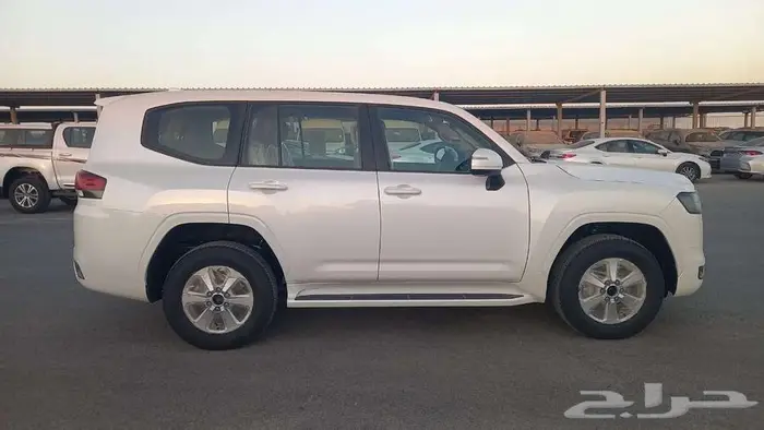 تويوتا لاندكروزر جي اكس ار رقم 1 ابيض بنزين 2026 اقل سعر 1