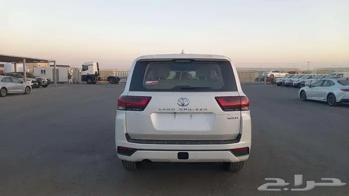 تويوتا لاندكروزر جي اكس ار رقم 1 ابيض بنزين 2026 اقل سعر 4