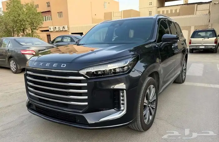 سيارة عائلية فاخرة جدا موديل 2025 1