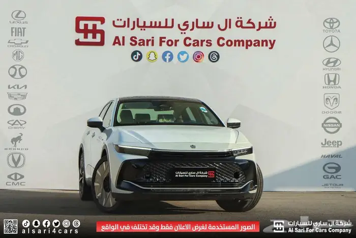 تويوتا كراون ماجيستا 2025 23