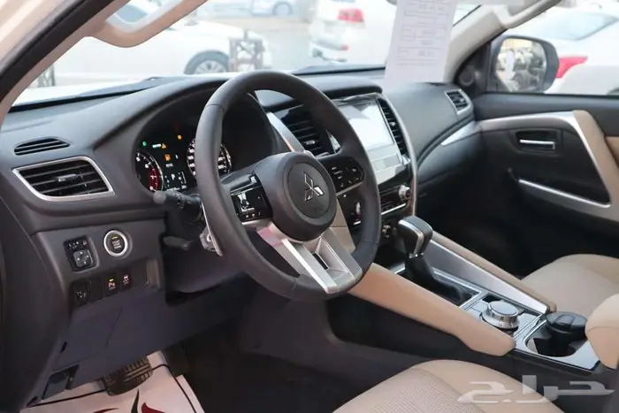 ميتسوبيشى مونتيرو 2025 ستاندر- نص فل دبل 14