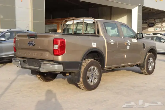 فورد رينجر XLT غمارتين دفلك بصمة 2023 بافضل سعر تصفية الكمية 5