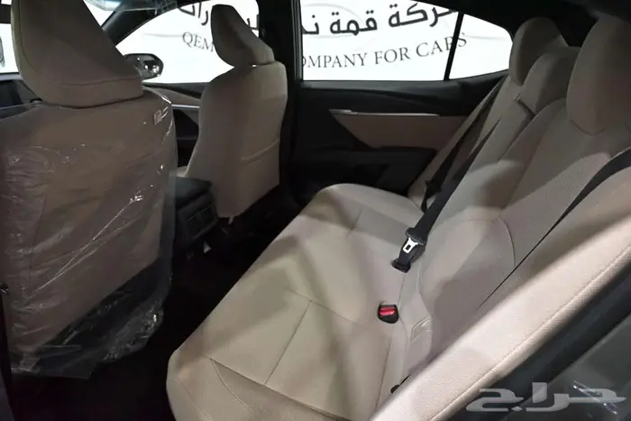 تويوتا كامري E بلس هايبرد فتحة تماتيك 2025 4