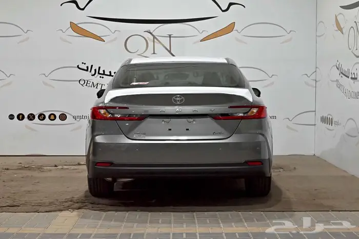 تويوتا كامري E بلس هايبرد فتحة تماتيك 2025 3
