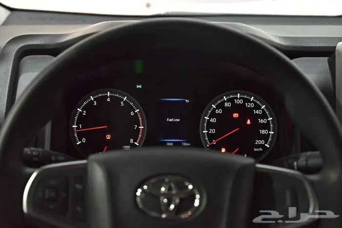 تويوتا باص هايس فان بضاعة سقف واطي قير عادي بنزين 2026 7