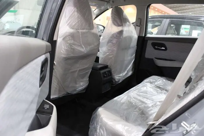 نيسان اكس تريل ابيض 2025 بدون دبل 3