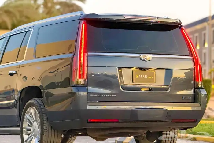 كاديلاك اسكاليد بلاتينيوم 2019 رمادي سعودي 4