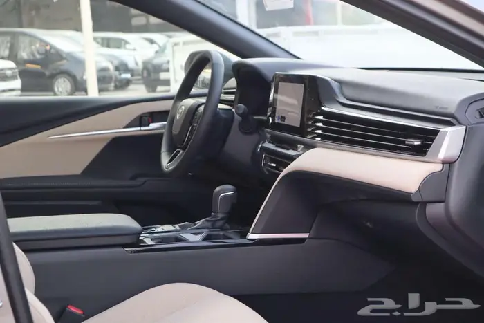 تويوتا كامري 2025 بنزين (عروض اقل الاسعار) 10