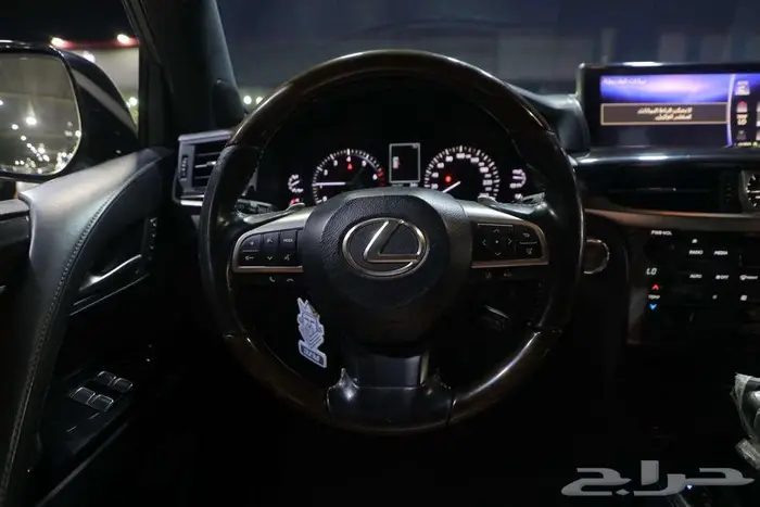 جيب لكزس LX570موديل 2017 فل كامل 15
