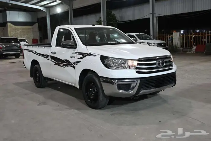 تويوتا هايلوكس غمارة بنزين 2022 GLX فل سعودي 2