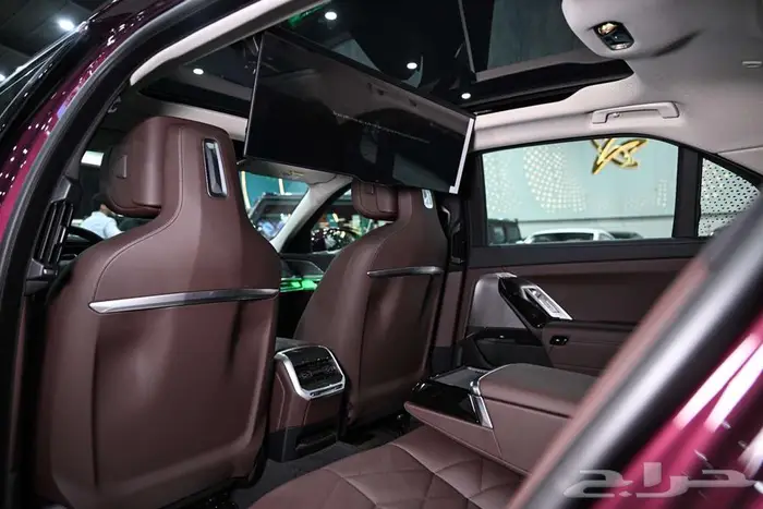 شركة البريمي لسيارات بي ام دبليو 8