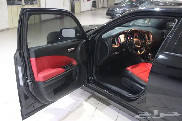 دودج تشارجر 2020 اسود بطاقة جمركية 38