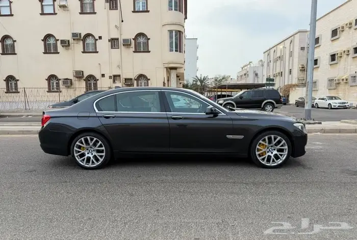 للبيع BMW 740 Li نظيف جدا 2012 فل كامل مصين جاهز 2