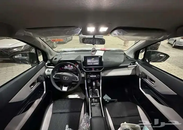 تويوتا فيلوز GLX بنزين 2025 14