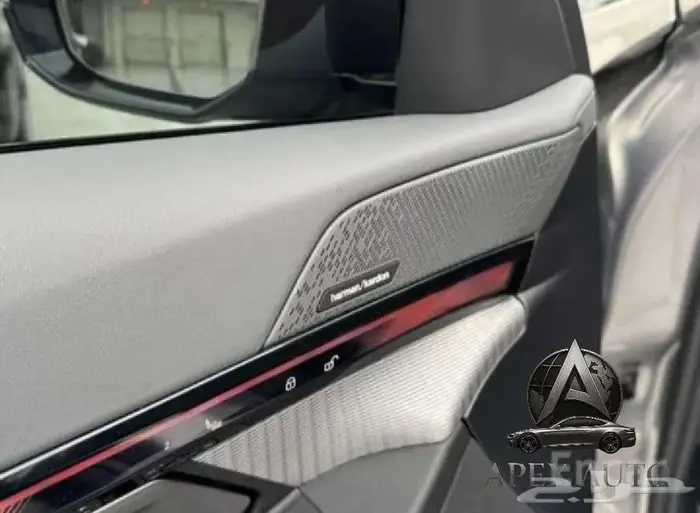 BMW 530 i xDrive mkit دفع رباعي 2025 عرض نادر 8