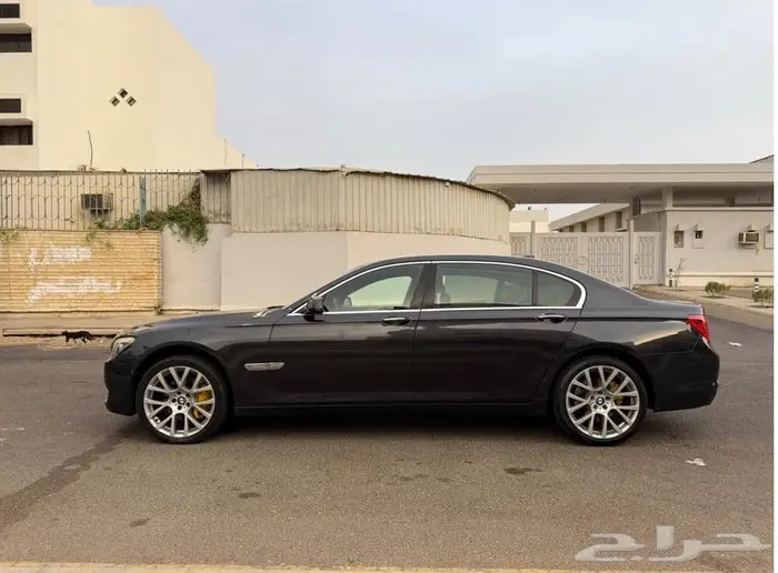 للبيع BMW 740 Li نظيف جدا 2012 فل كامل مصين جاهز 6