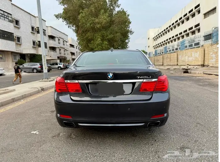 للبيع BMW 740 Li نظيف جدا 2012 فل كامل مصين جاهز 24