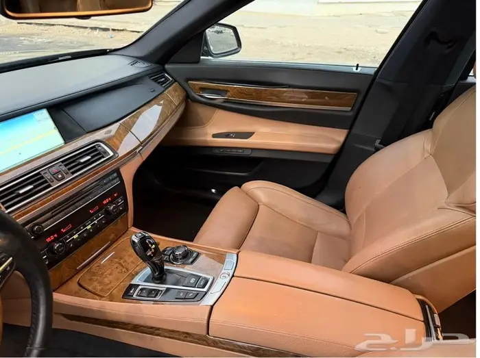 للبيع BMW 740 Li نظيف جدا 2012 فل كامل مصين جاهز 8